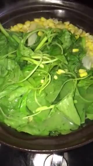 Foto langkah ke 3 dari resep Sayur bening bayam jagung.