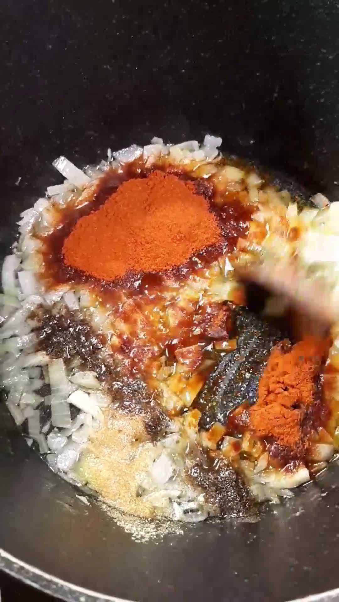 Tejfölös gombapaprikás🧅🧄🍄🌶 nokedlivel recept fázis 1 fotója