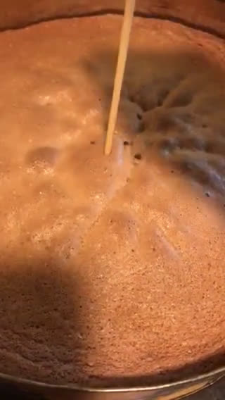 Foto del paso 4 de la receta: Bizcochuelo de chocolate