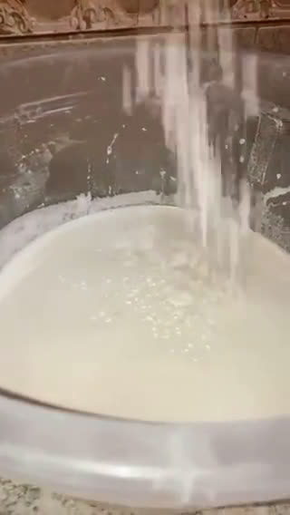 صورة لخطوة 3 من وصفة العجينة القطنيه السهله 🤤♥️✨