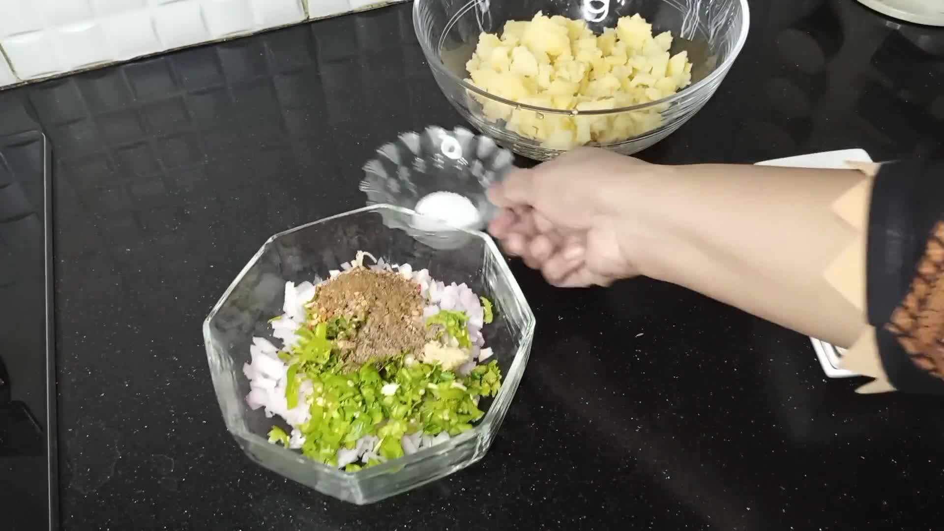 A picture of step 7 of Aloo Ke samosay.