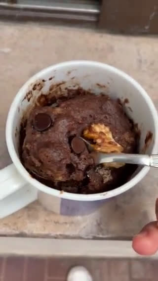 Foto del paso 3 de la receta: Mug cake - Torta en taza de chocobanana