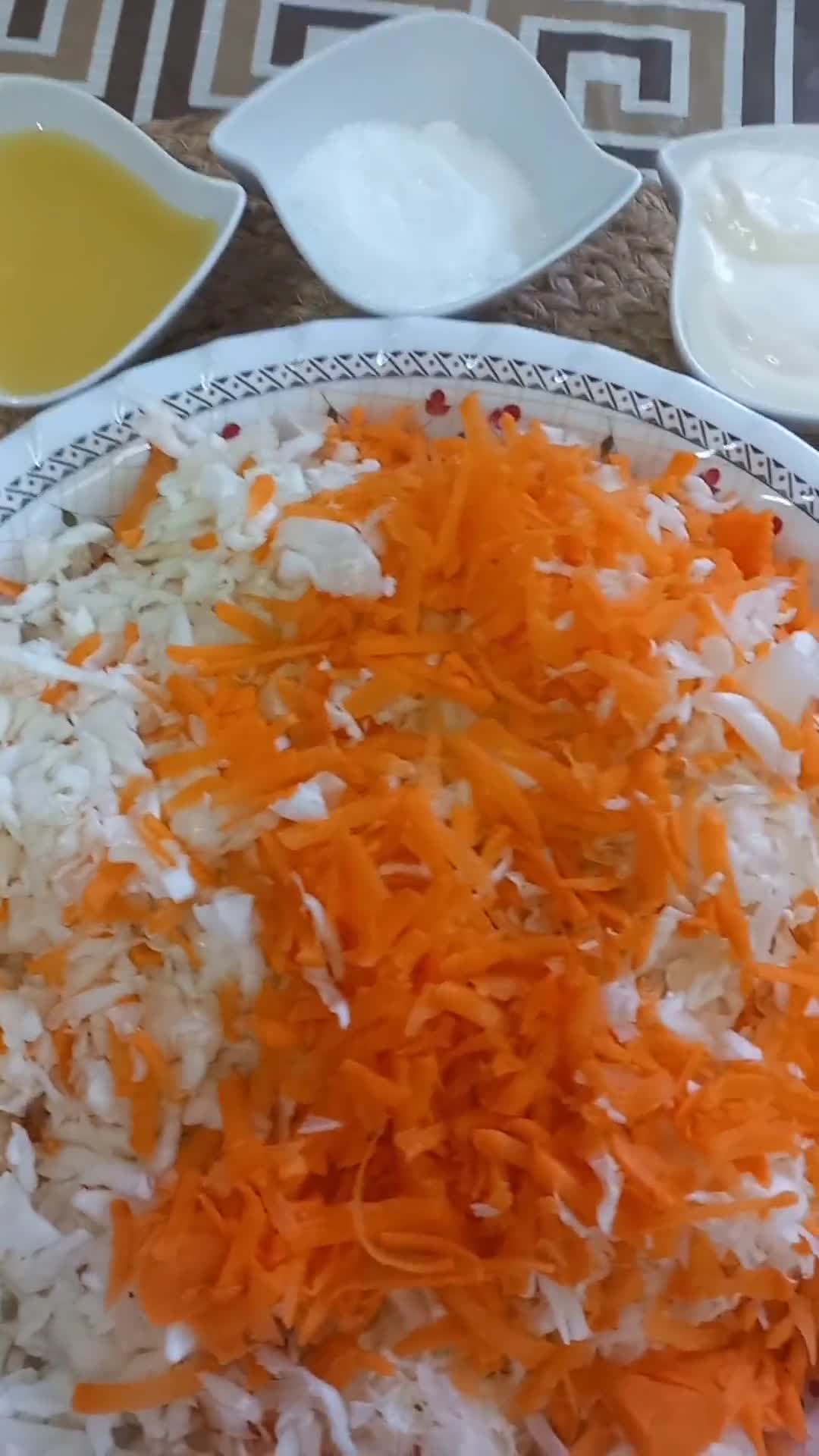 صورة لخطوة 1 من وصفة سلطة كول سلو (سلطة كنتاكي)