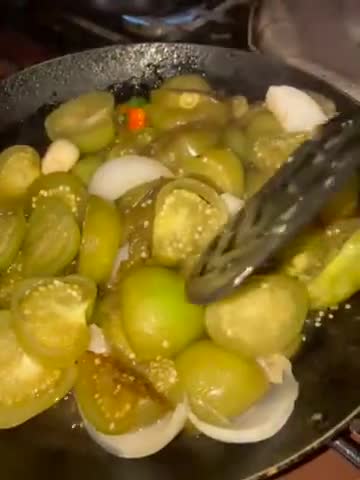 Foto del paso 3 de la receta: Verdolagas con Carne de Cerdo en Salsa Verde