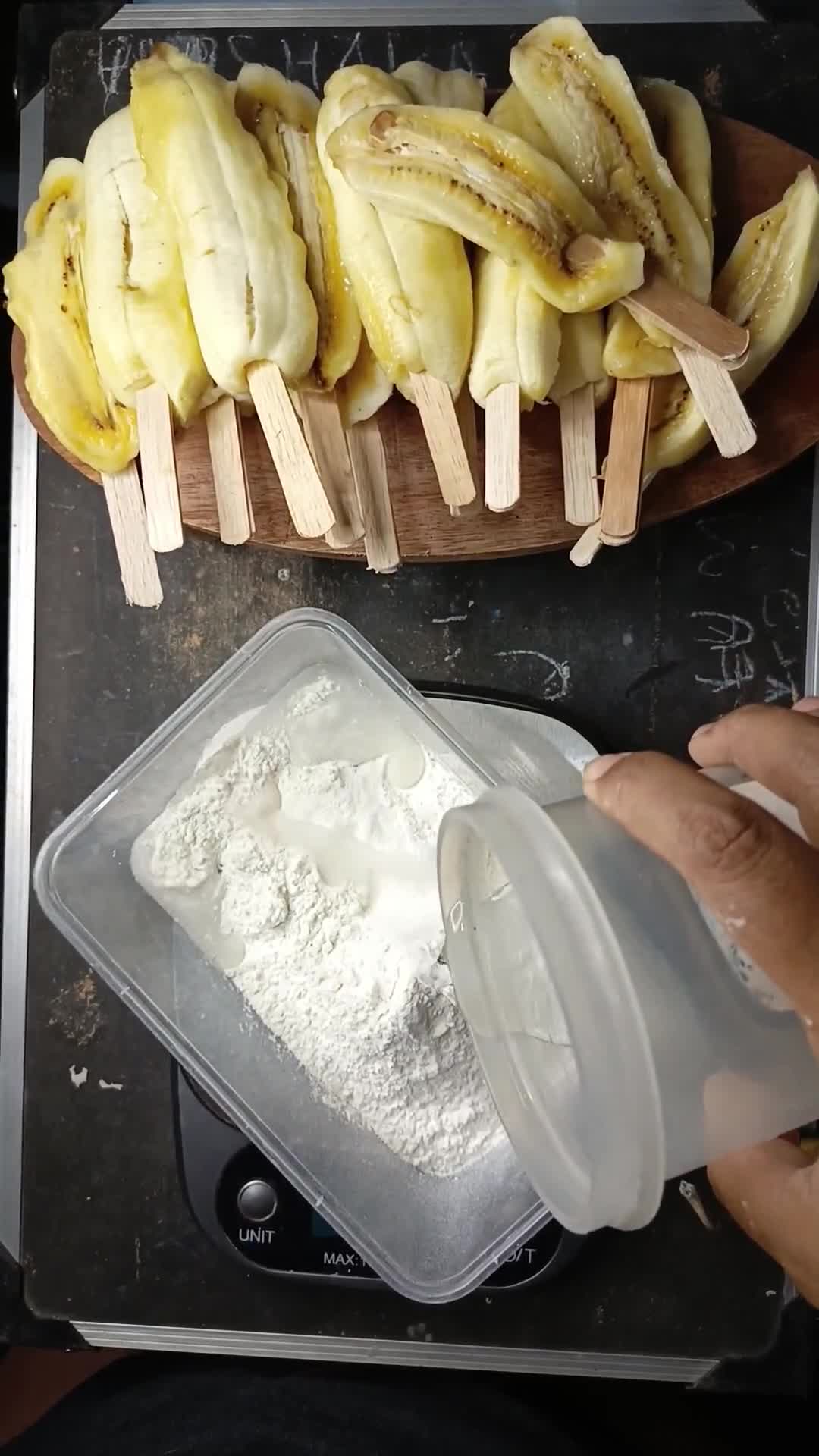Foto langkah ke 3 dari resep Banana Satay.