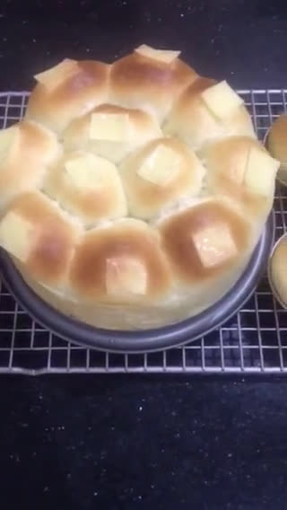 Foto langkah ke 10 dari resep Roti Manis isi krim vanila keju (metode biang tp ga ribet).