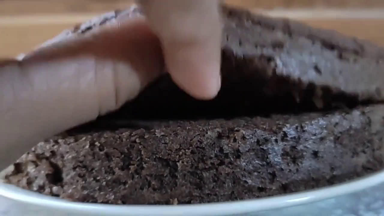 Foto langkah ke 10 dari resep BlackForest basic Brownie Kukus a.k.a brownies kukus.