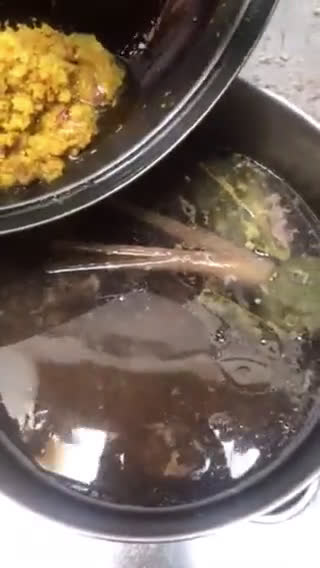 Foto langkah ke 3 dari resep Soto kuning Bogor.