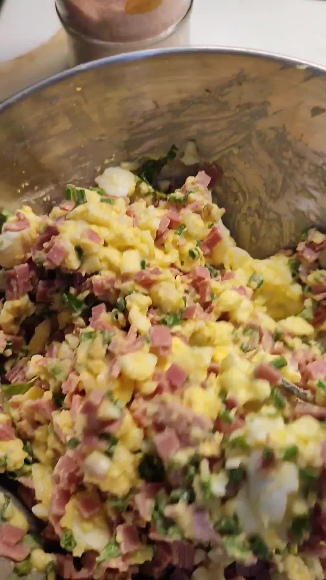 Foto langkah ke 3 dari resep Risol Egg Mayo.