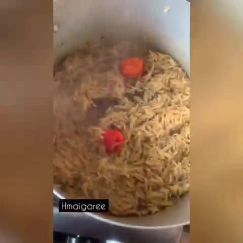 A picture of step 3 of Arabian (beetroot & carrot) rice.