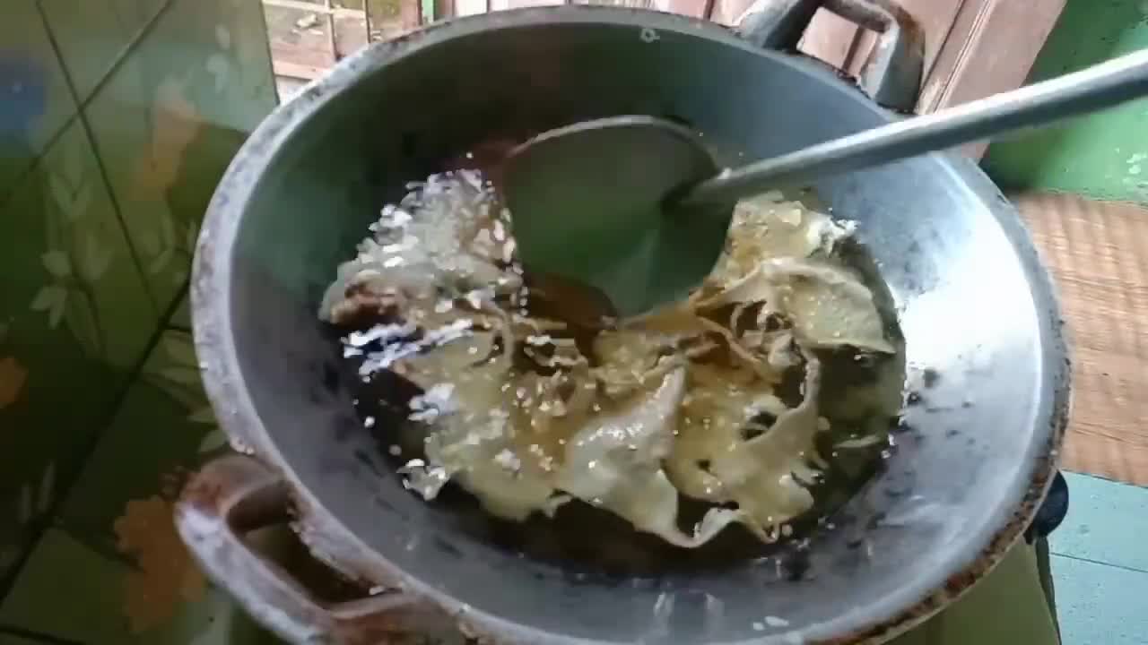 Foto langkah ke 3 dari resep Peyek Kacang Tanah Lebih Renyah Dengan Tepung Sagu.