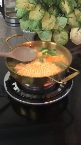 Gambar langkah 4 resipi Maggi Gara2 Kdrama “King The Land”.