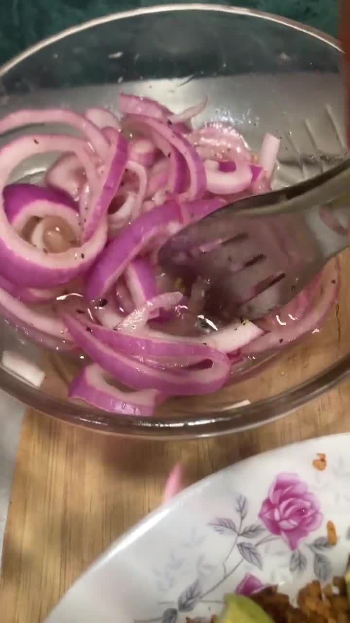 Foto del paso 5 de la receta: Cebollas Desflemadas con Sal de Grano y Pimienta Molida
