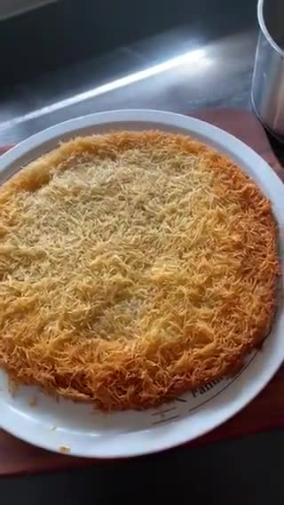 صورة لخطوة 3 من وصفة كنافة بالشوكولا طعم هبال 😋😋👍🏻