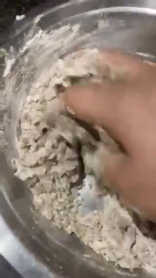 कुट्टू आलू की पूरी (Kuttu aloo ki puri recipe in hindi) रेसिपी चरण 2 फोटो