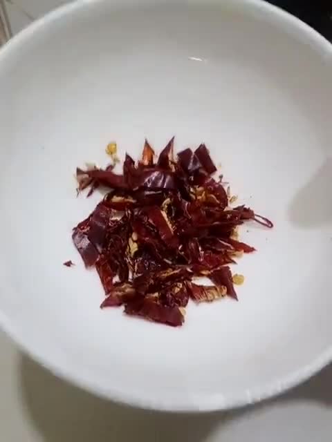 Gambar langkah 2 resipi Nostalgia Nasi Goreng Kunyit Cili kering Airtangan "Emak".