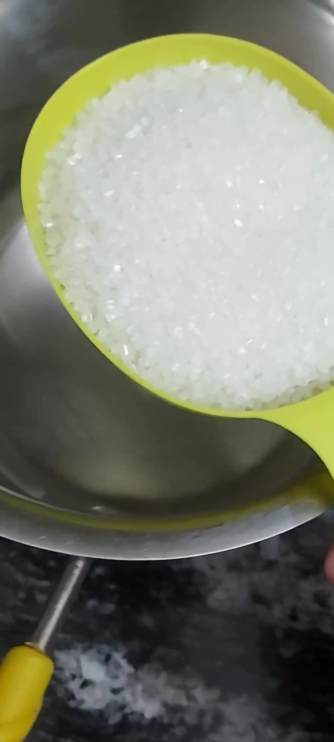 तीज स्पेशल मावा घेवर (Teej Special mawa ghevar recipe in hindi) रेसिपी चरण 2 फोटो