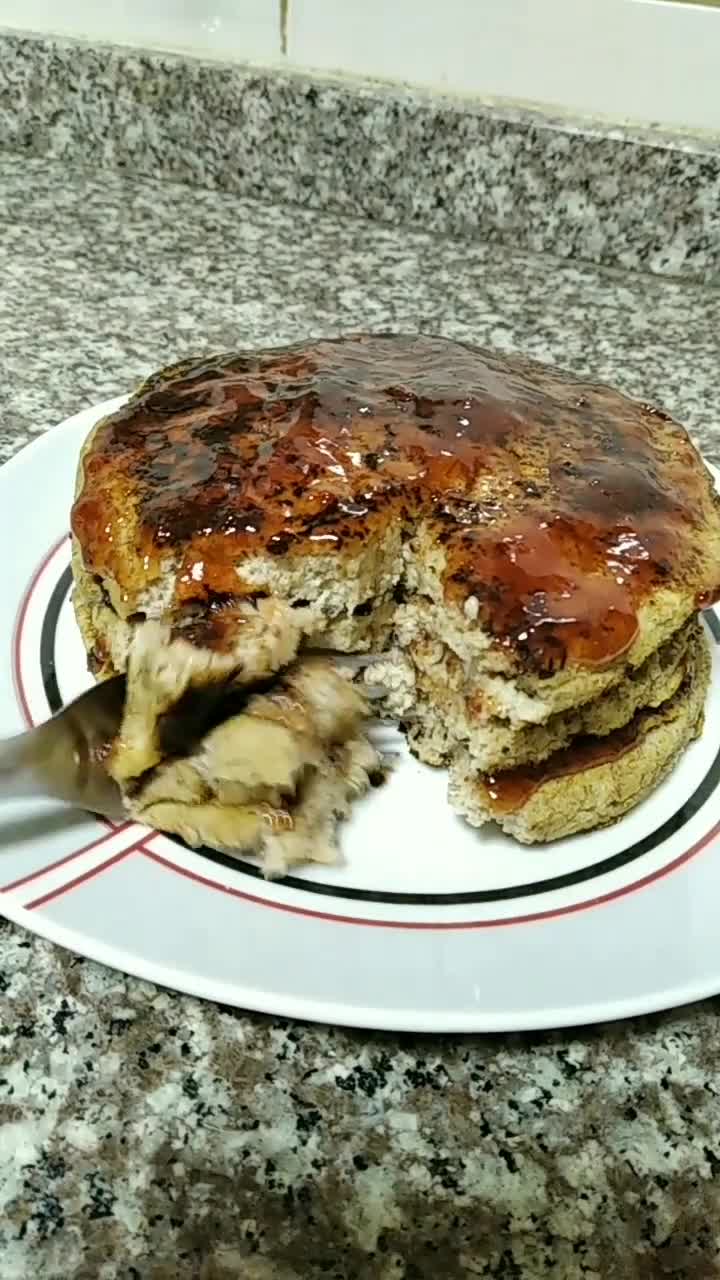 Foto del paso 3 de la receta: Hotcakes veganos de bagazo de almendras, banana y avena 🥞 :)