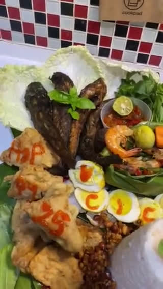 Foto langkah ke 8 dari resep Tumpeng Nasi Uduk Mini.