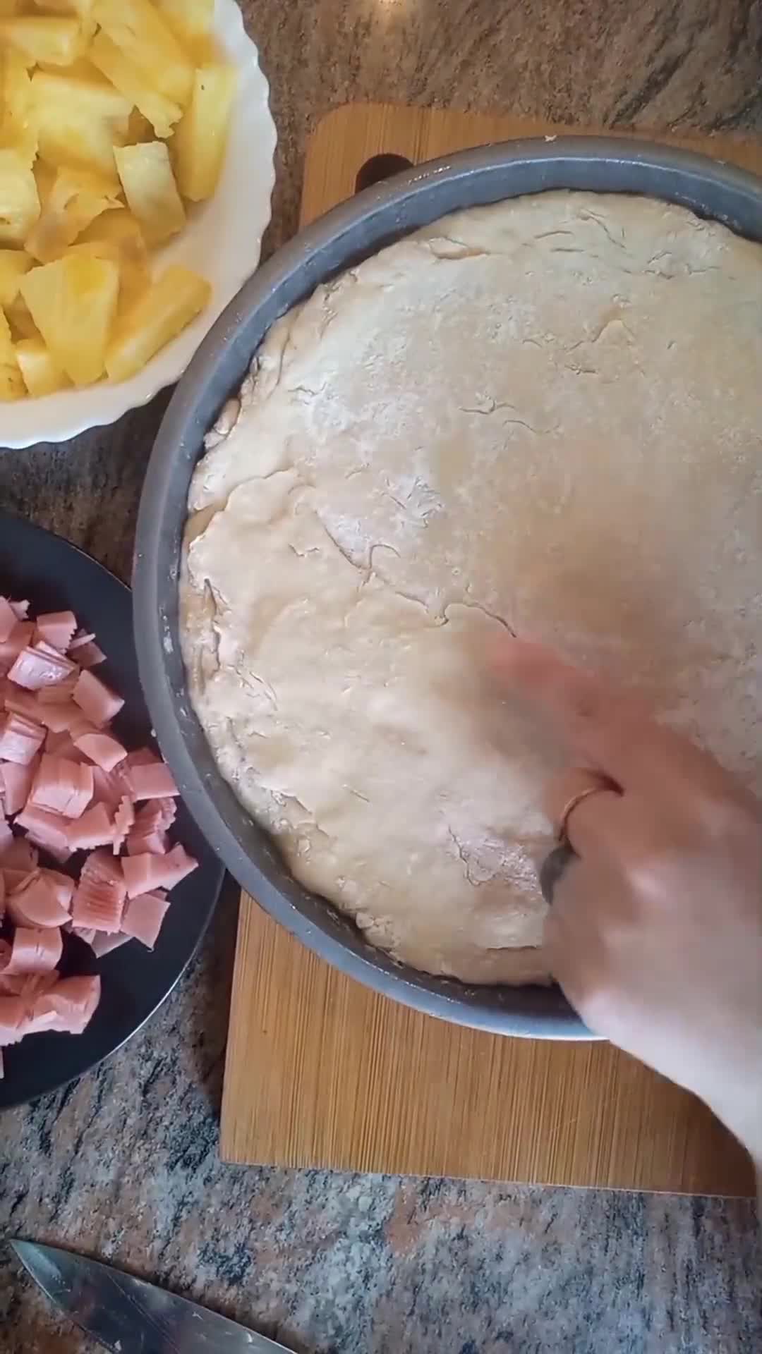 Foto del paso 3 de la receta: Pizza hawaiana 🍕 🍍