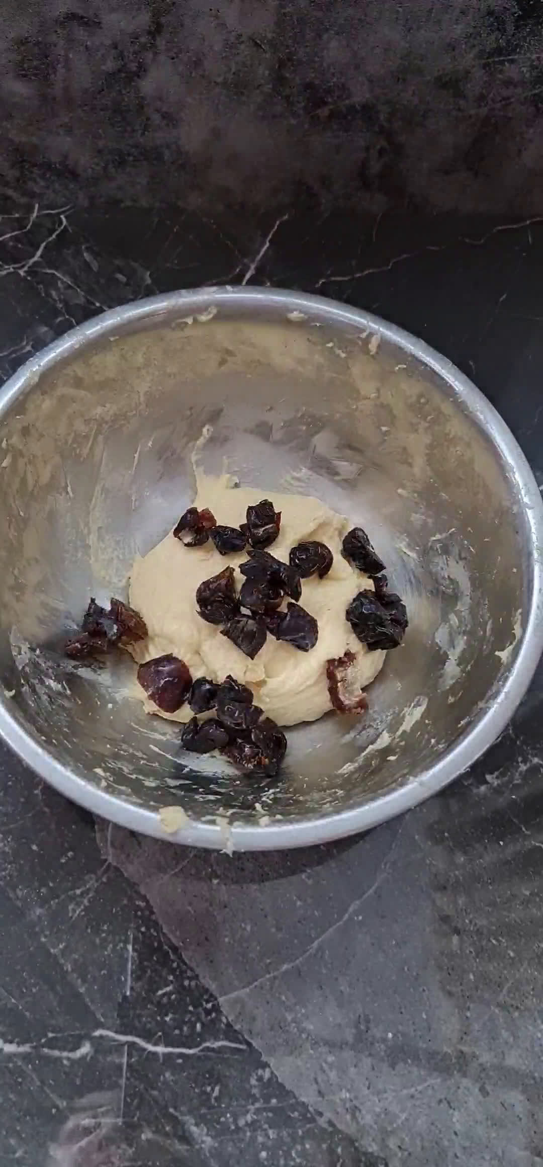 Foto langkah ke 3 dari resep Roti Kurma Aroma Kopi.