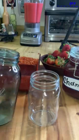 Foto del paso 3 de la receta: Smoothie de fresa escarchado con CHAMOY