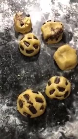 Foto del paso 3 de la receta: Crumbl cookies 👩‍🍳🍪