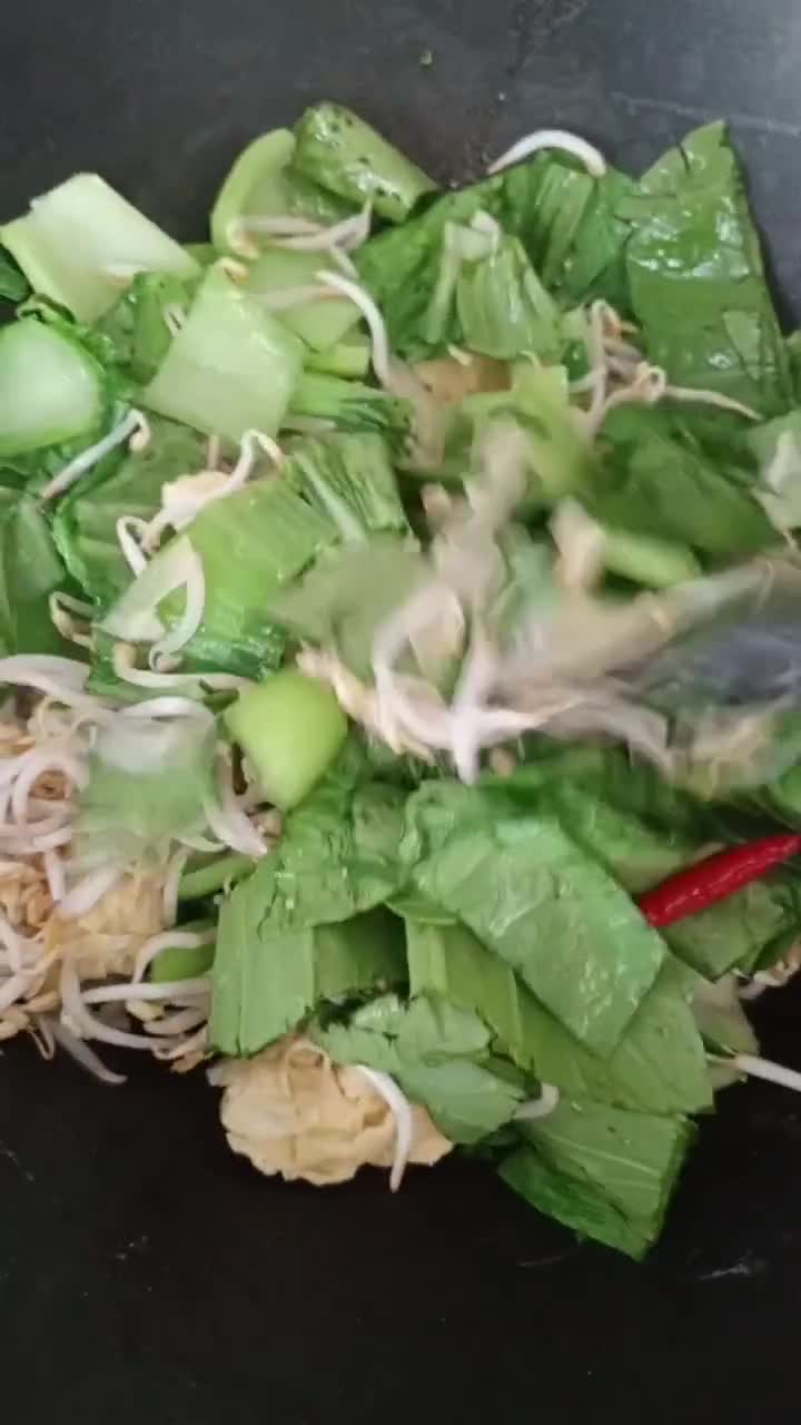 Foto langkah ke 3 dari resep Tumis Pokcoy Tauge.