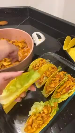 صورة لخطوة 3 من وصفة تاكو دجاج 🌮