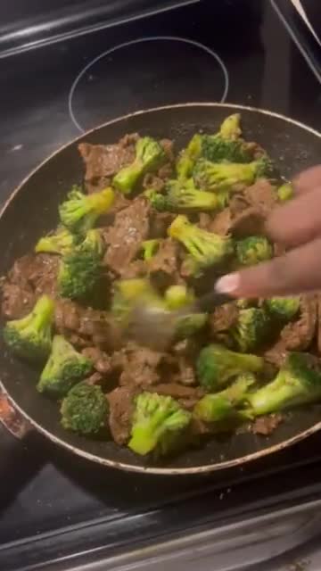 A picture of step 4 of Beef and Broccoli 🥩🥦🍚.