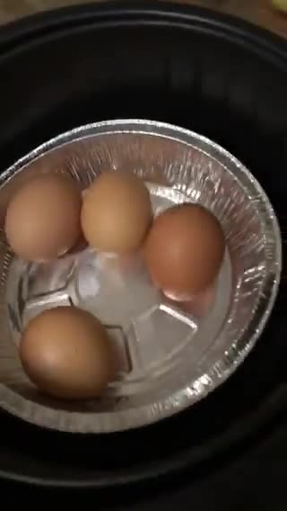 Gambar langkah 2 resipi Telur Rebus Air Fryer.