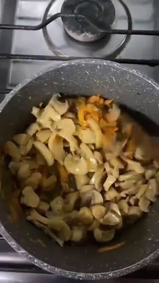 Foto del paso 2 de la receta: Crema con champiñón y verduras