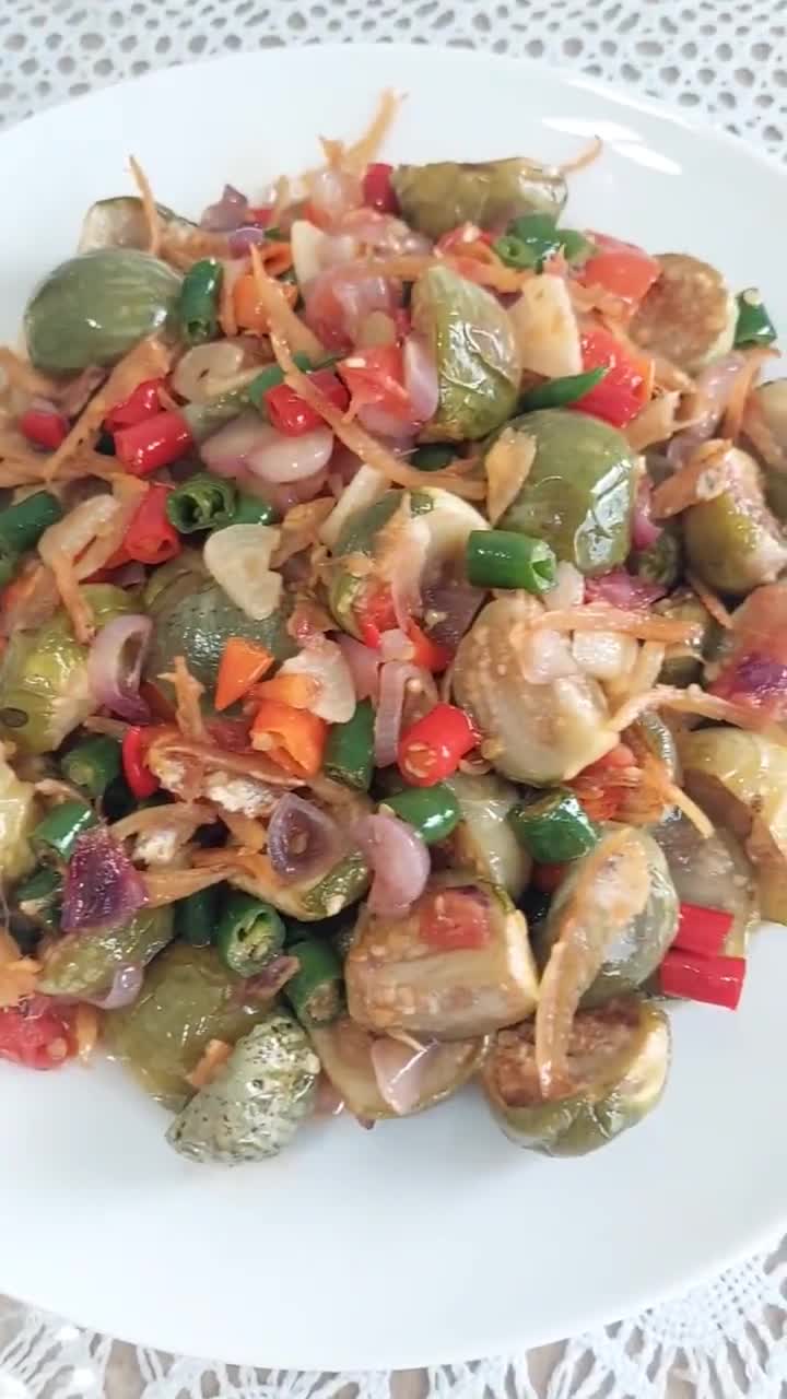 Foto langkah ke 4 dari resep Oseng Terong Bulat.