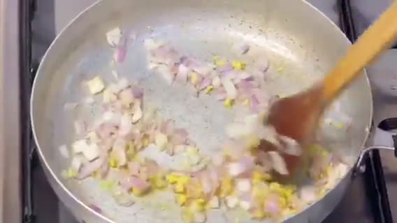 A picture of step 1 of Title:Chicken pancake wrap.