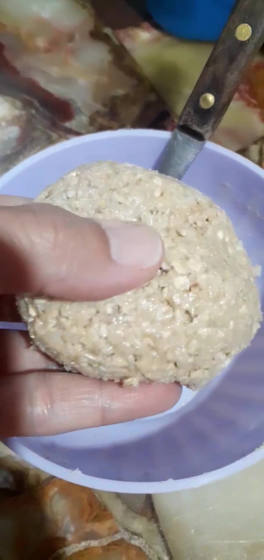 Foto del paso 2 de la receta: Alfajor de avena y manteca de maní en sartén🌼