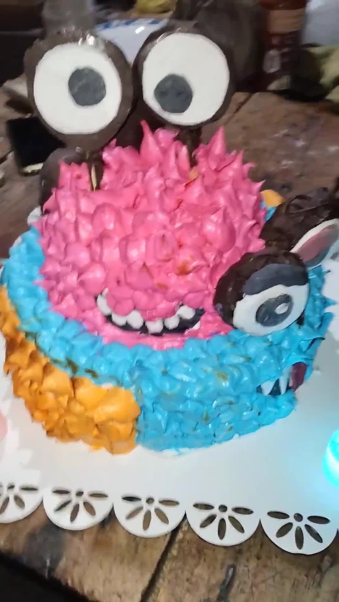 Foto del paso 13 de la receta: Torta monstruitos!! Para Isabella y Bianca!! Feliz día de la niñez!!❤️❤️❤️