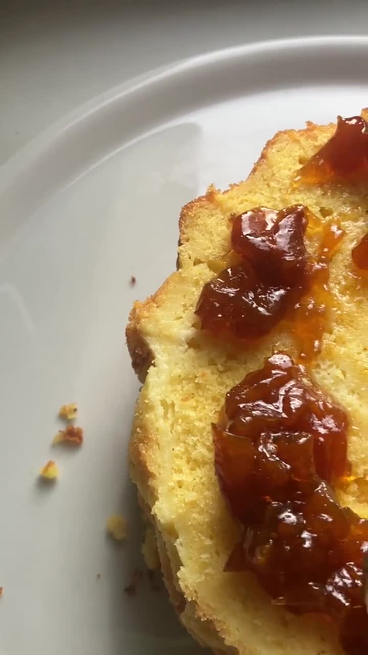 Foto del paso 11 de la receta: Bizcocho de naranja, kéfir y miel, con relleno de confitura casera de kumquat