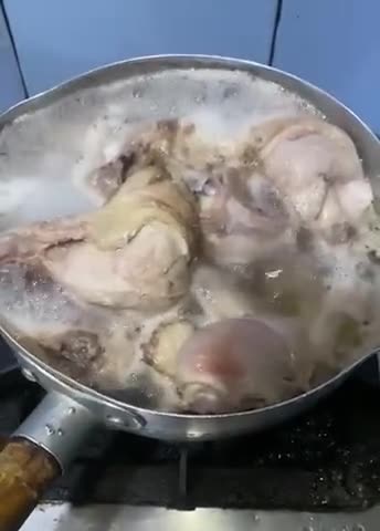 Foto langkah ke 1 dari resep Ayam Kemangi Woku Pedas.
