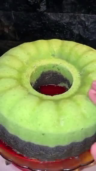 Foto langkah ke 9 dari resep Bolu kukus pandan ketan hitam.