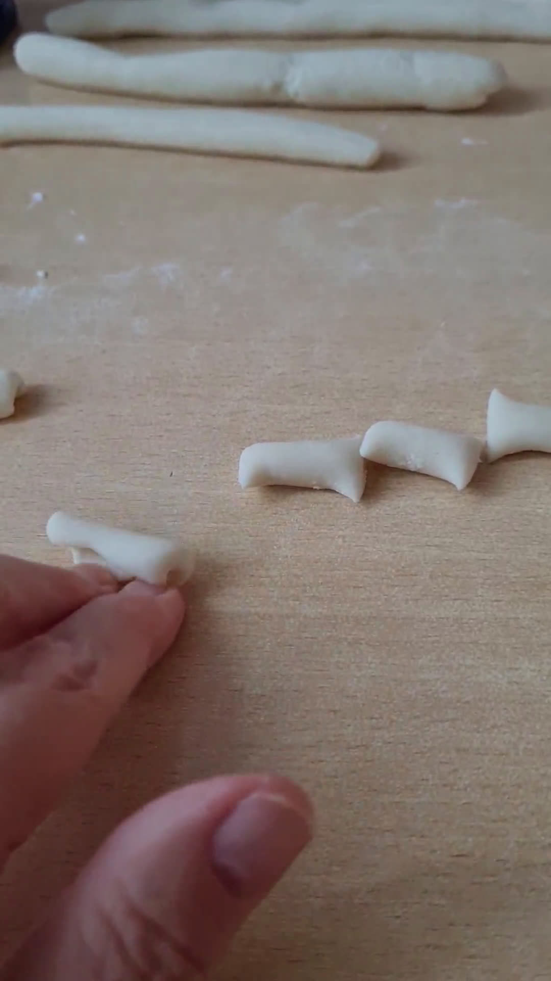 Foto del paso 3 de la receta: Cavatelli 🇮🇹 🤤🍝pasta casera, fácil, económica y sin huevo