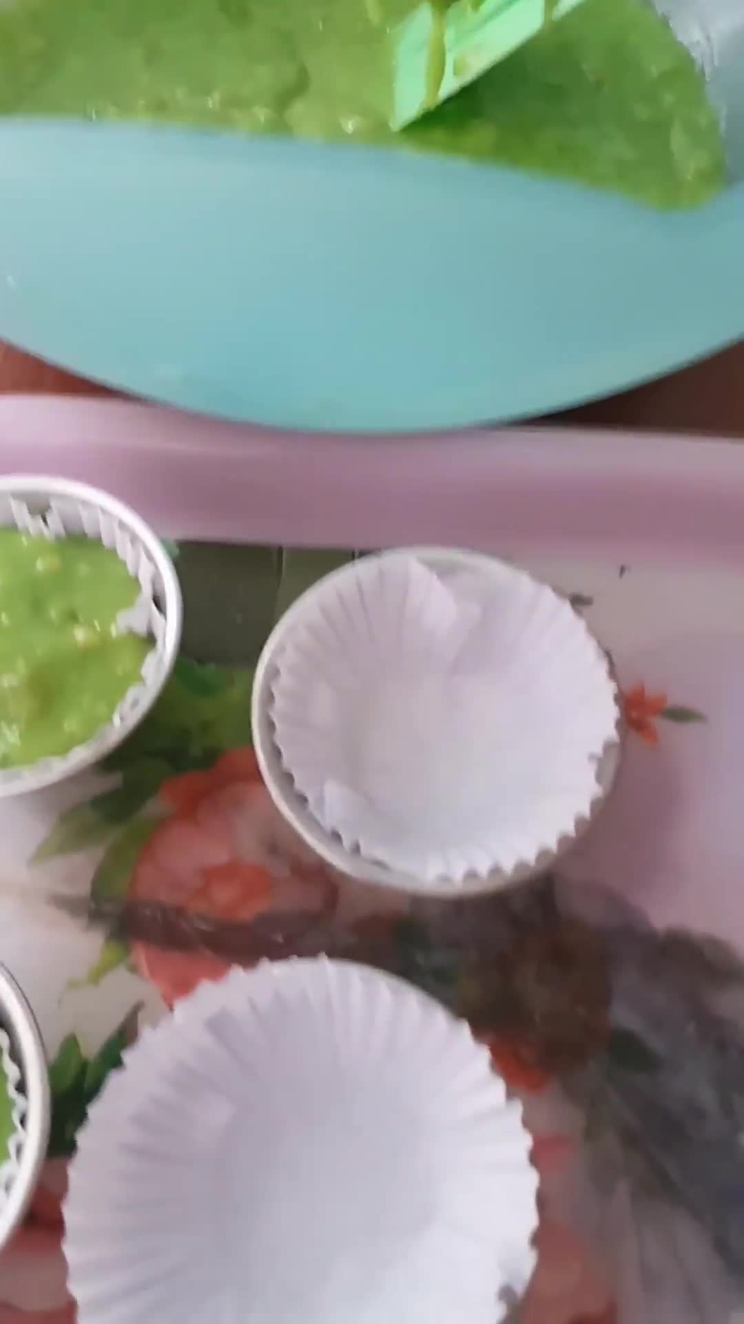 Foto langkah ke 5 dari resep Bolu Kukus Pisang Pandan 1 Telur.