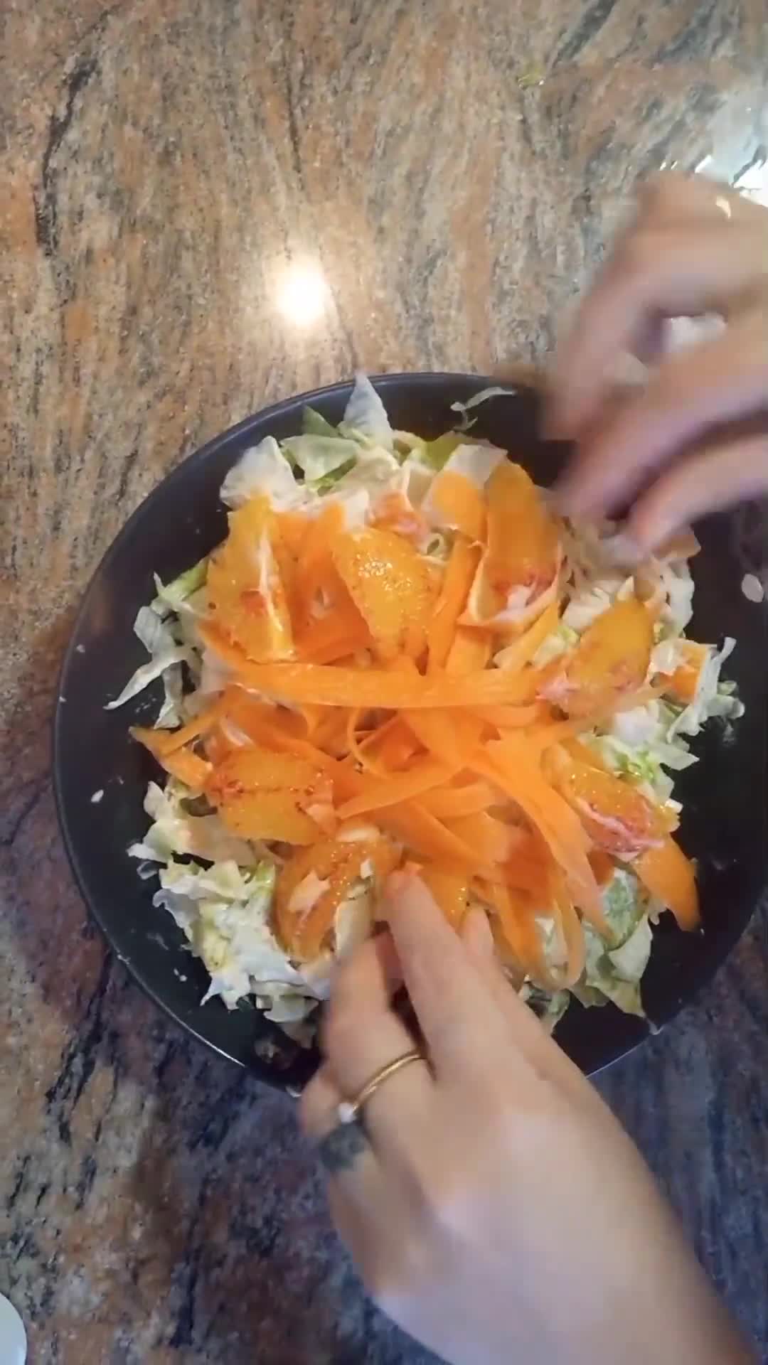Foto del paso 1 de la receta: Ensalada de surimi 🦀🥗