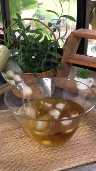 Gambar langkah 1 resipi Air Teh Bunga Longan.