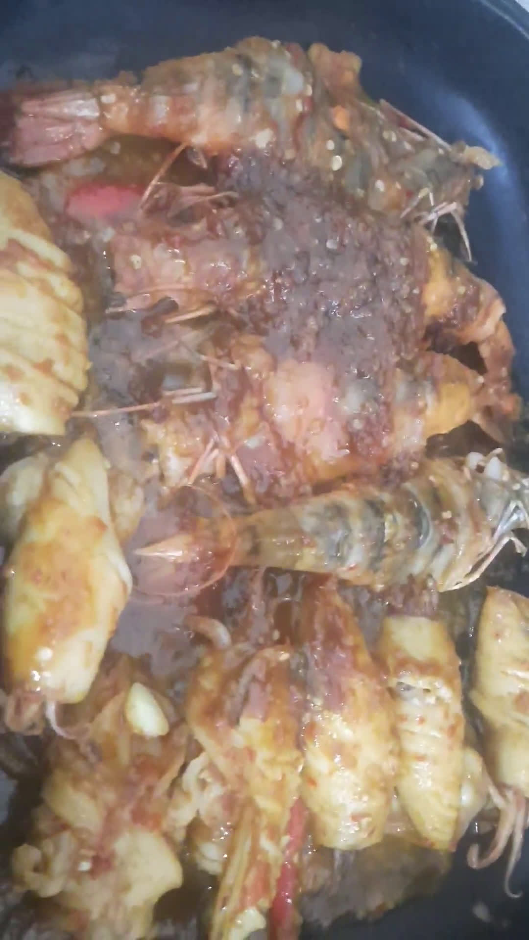 Foto langkah ke 3 dari resep Seafood Bakar Pedas Manis.