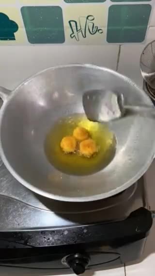 Foto langkah ke 6 dari resep Bola Ubi Kopong.
