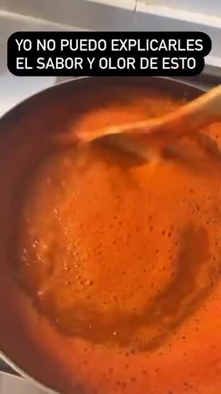 Foto del paso 4 de la receta: Salsa de tomate casera con callampas secas (ideal conserva)