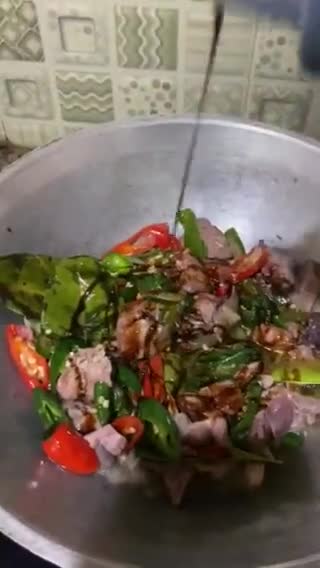 Foto langkah ke 5 dari resep Oseng Ati ampla cabe hijau.