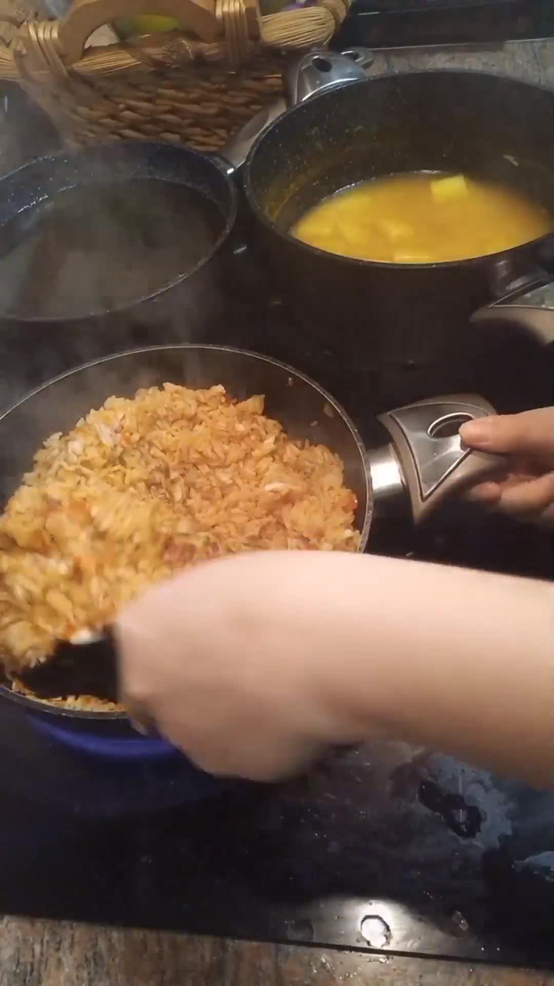 Foto del paso 4 de la receta: Arroz amarillo y sopa de pollo