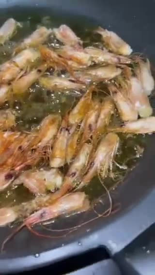 Foto del paso 2 de la receta: Tagliatelle con Gambas y Champiñones