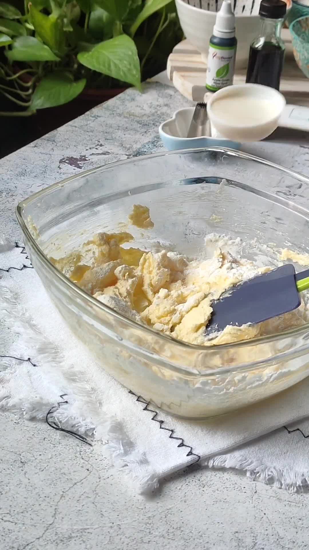 Gambar langkah 4 resipi Pandan Coconut Sugar Cookies.